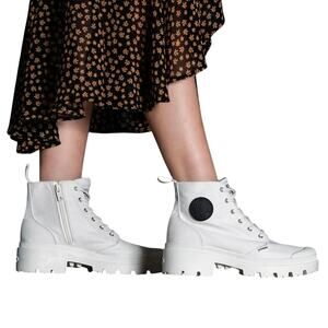 PALLADIUM Pallabase Twill in White, US Womens Size 11 / Euro Size 43 New in Box